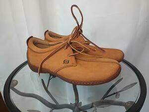 Born Women's Sahara Suede Nubuck Oxfords 7 Tan Moccasin Academia Rustic Fall